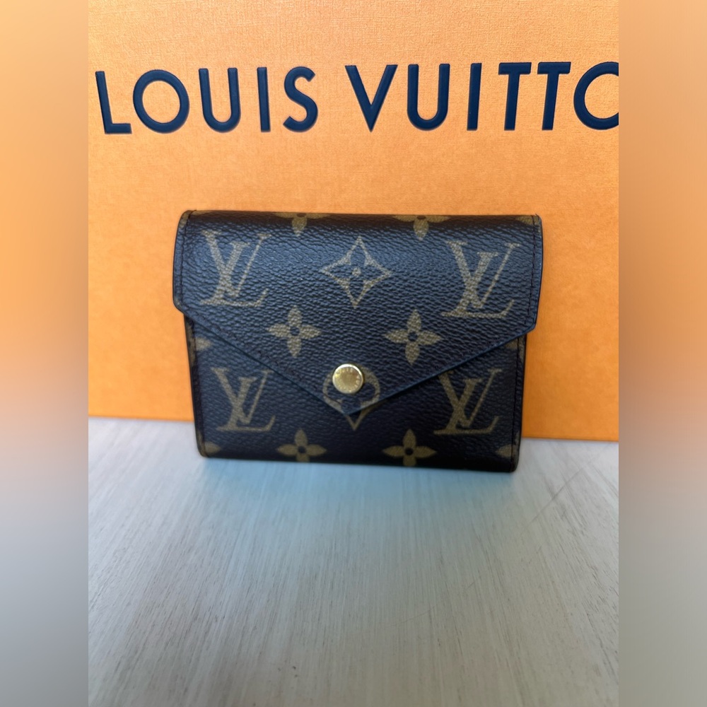 Louis Vuitton Victorine wallet